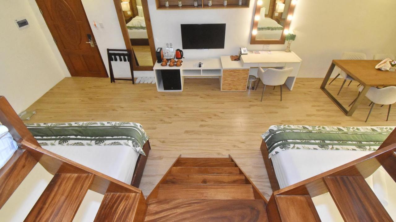 Ambassador In Paradise Balabag  Εξωτερικό φωτογραφία A room at the hotel