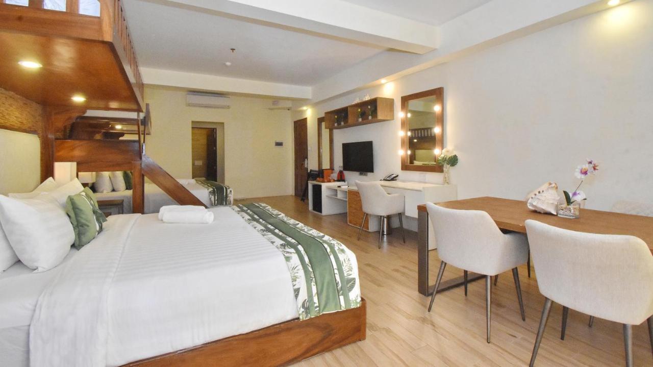 Ambassador In Paradise Balabag  Εξωτερικό φωτογραφία Family Suite
