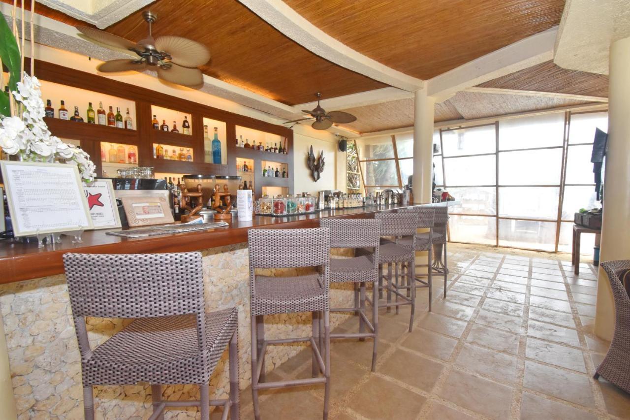 Ambassador In Paradise Balabag  Εξωτερικό φωτογραφία The bar at the Sky Bar