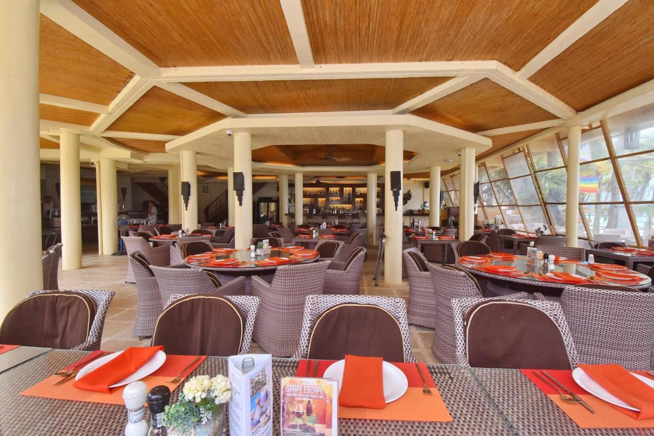 Ambassador In Paradise Balabag  Εξωτερικό φωτογραφία The restaurant