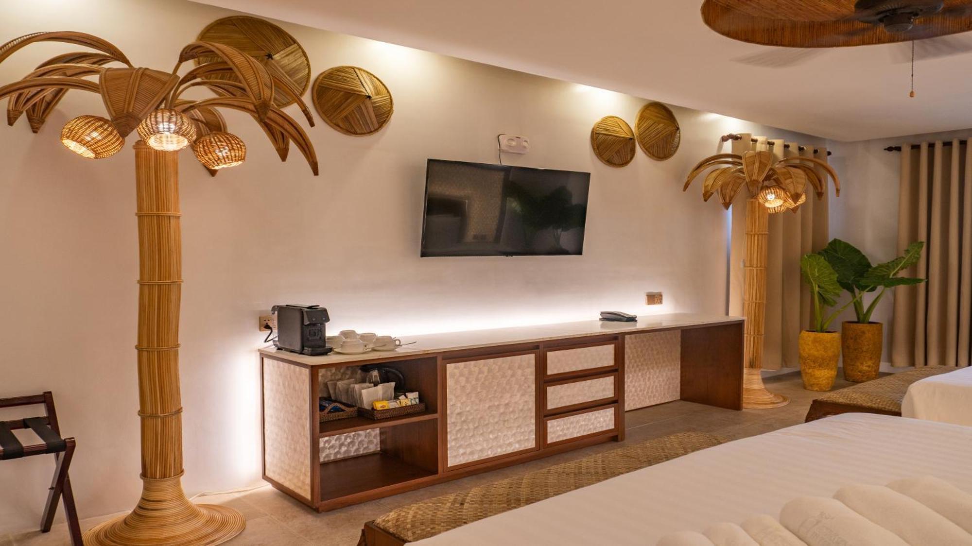Ambassador In Paradise Balabag  Εξωτερικό φωτογραφία A room at the resort